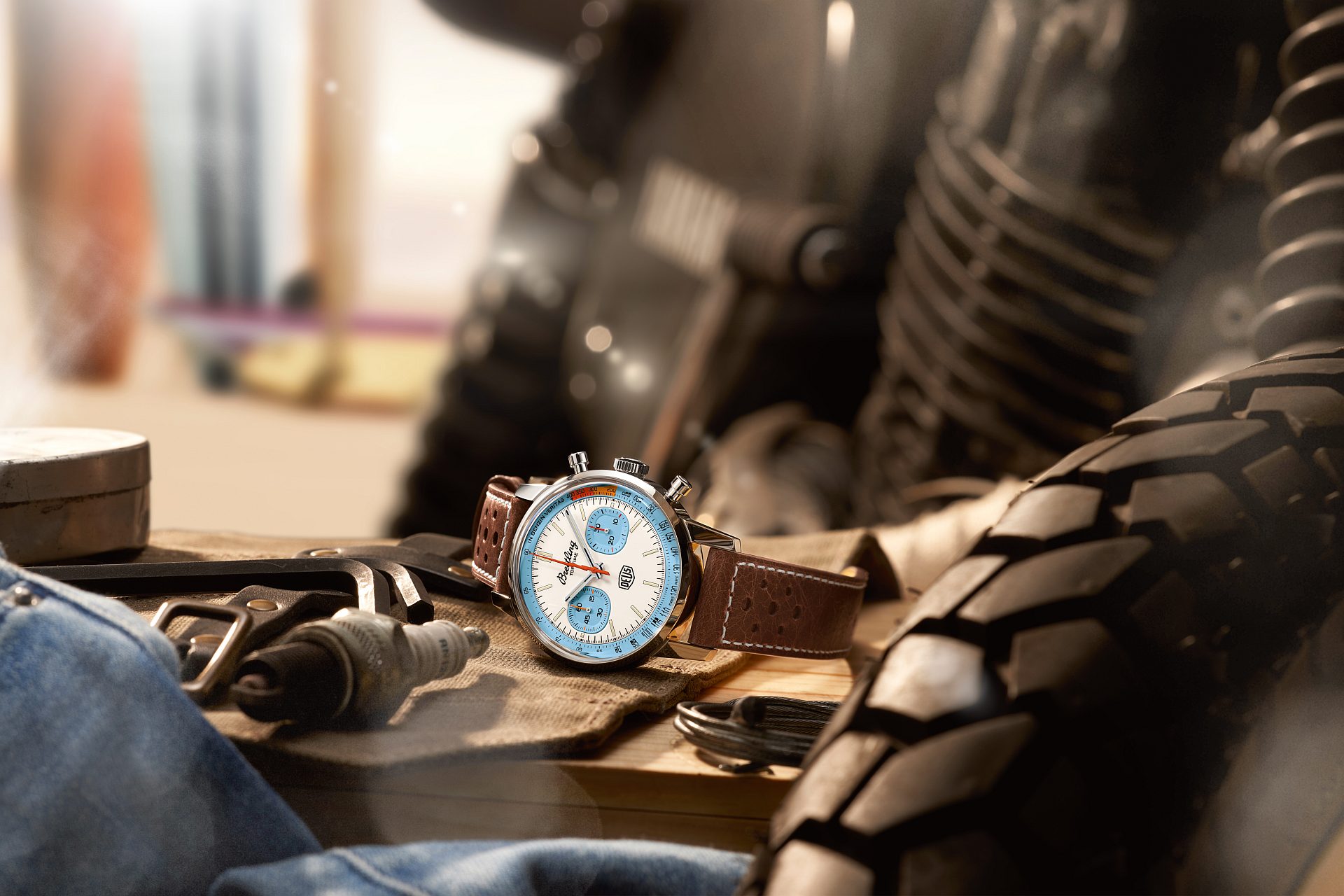 放浪好兄弟：百年靈 X Deus Ex Machina 推出Top Time Deus第二款限量版腕錶