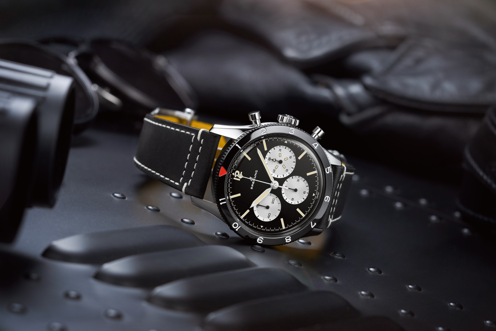 Breitling Co-Pilot問世70週年，百年靈發表三款全新Classic AVI腕錶