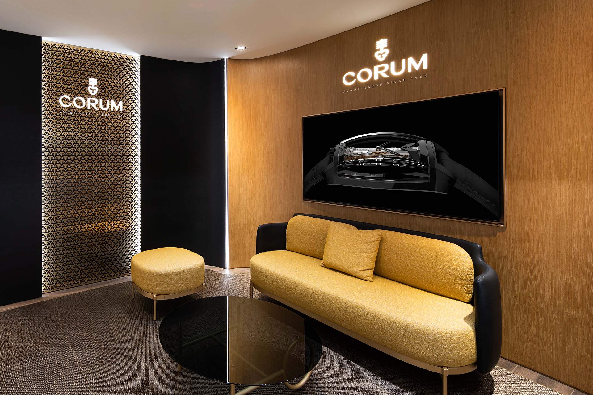  Corum TimeHouse 