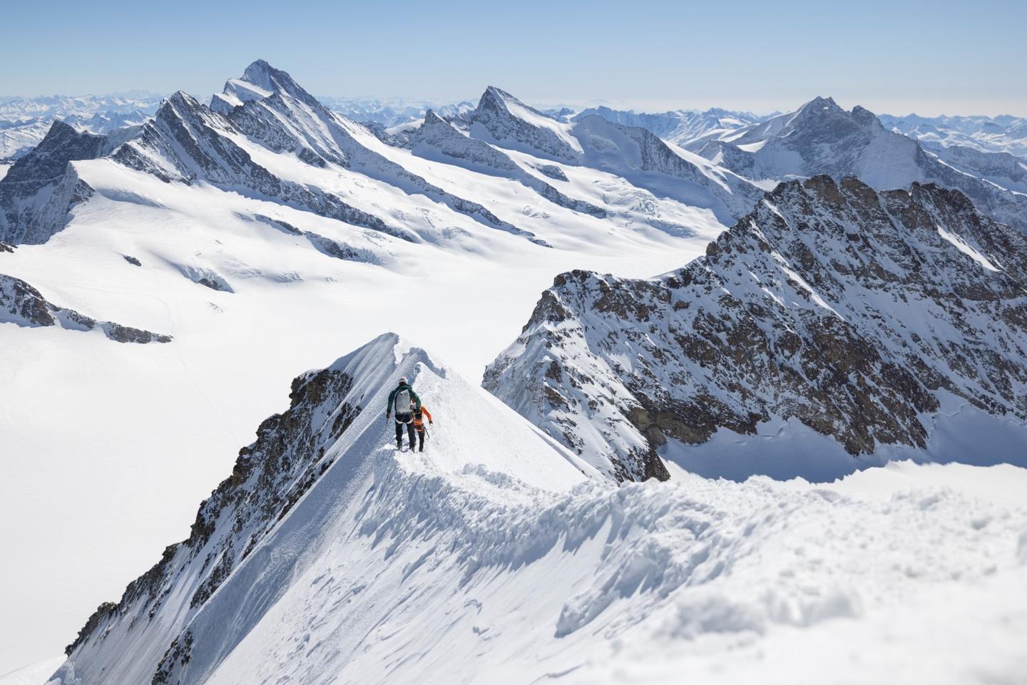 Red Bull Speed RecordknuGp_uOkWۦWJںu]Heckmair route^é5p43nAQp]Mönch^s}AÿܳҬĸu]Lauper route^knAM֤kpBe]Jungfraujoch^y@𮧫Aؼkn4,158ت֤kp]Jungfrau^A@Ӯ15p30C©John Thornton / Red Bull Content Pool