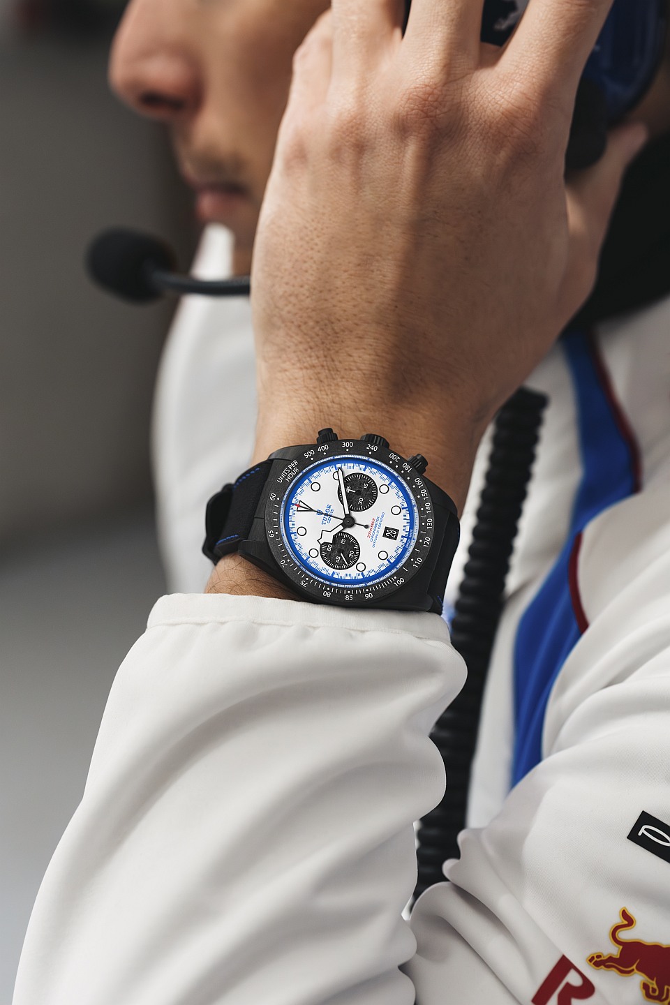 À¹¤WBlack Bay Chrono Carbon 25¡A´N¯à·P¨ü¨ì·ªº³t«×¡AÅ¥¨ì¤ß¸õªº¸`«µ¡C