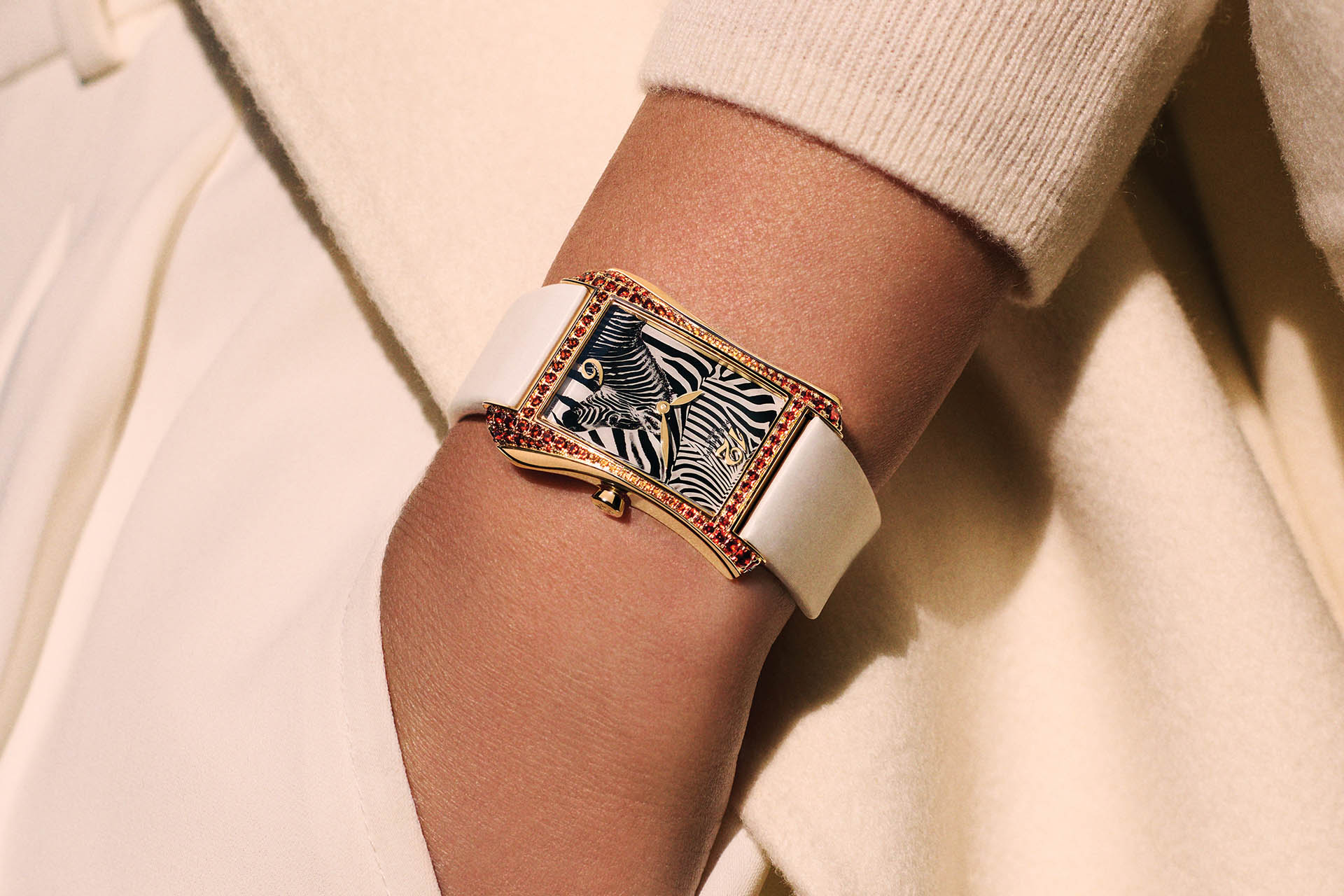 野性的華麗與優雅:Patek Philippe Gondolo Serata 4962/200R-010